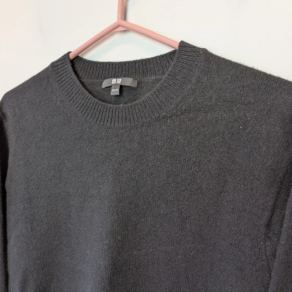 UNIQLO Black Crewneck Women Size XS 100% Wool Long Sleeve - Picture 2 of 9